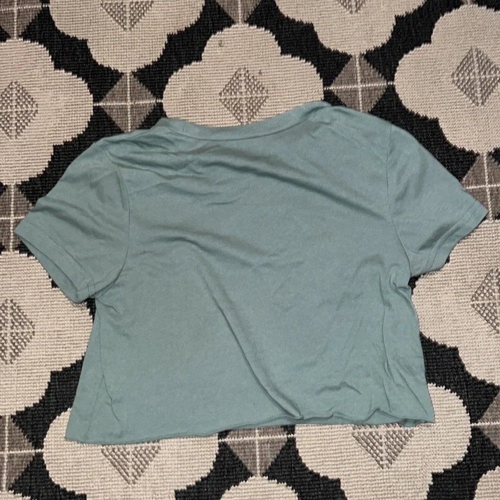 Green cropped tee - Picture 2 of 4